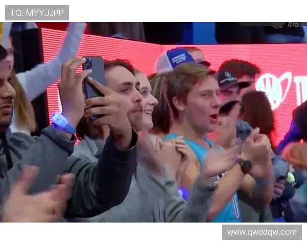 希尔德华丽晃倒斯玛特稳稳命中大空位三分点燃全场热情