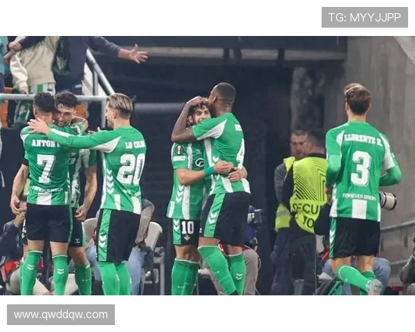 安东尼技惊四座挑射破门再现马略卡梦魇震撼里昂全场