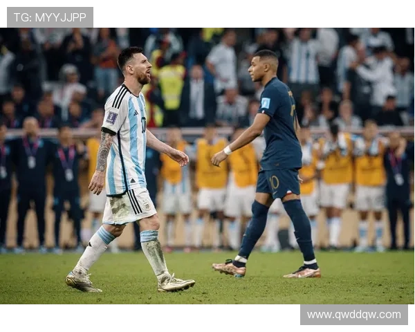 95后双星坠落 梅西与真爱携手告别足球舞台